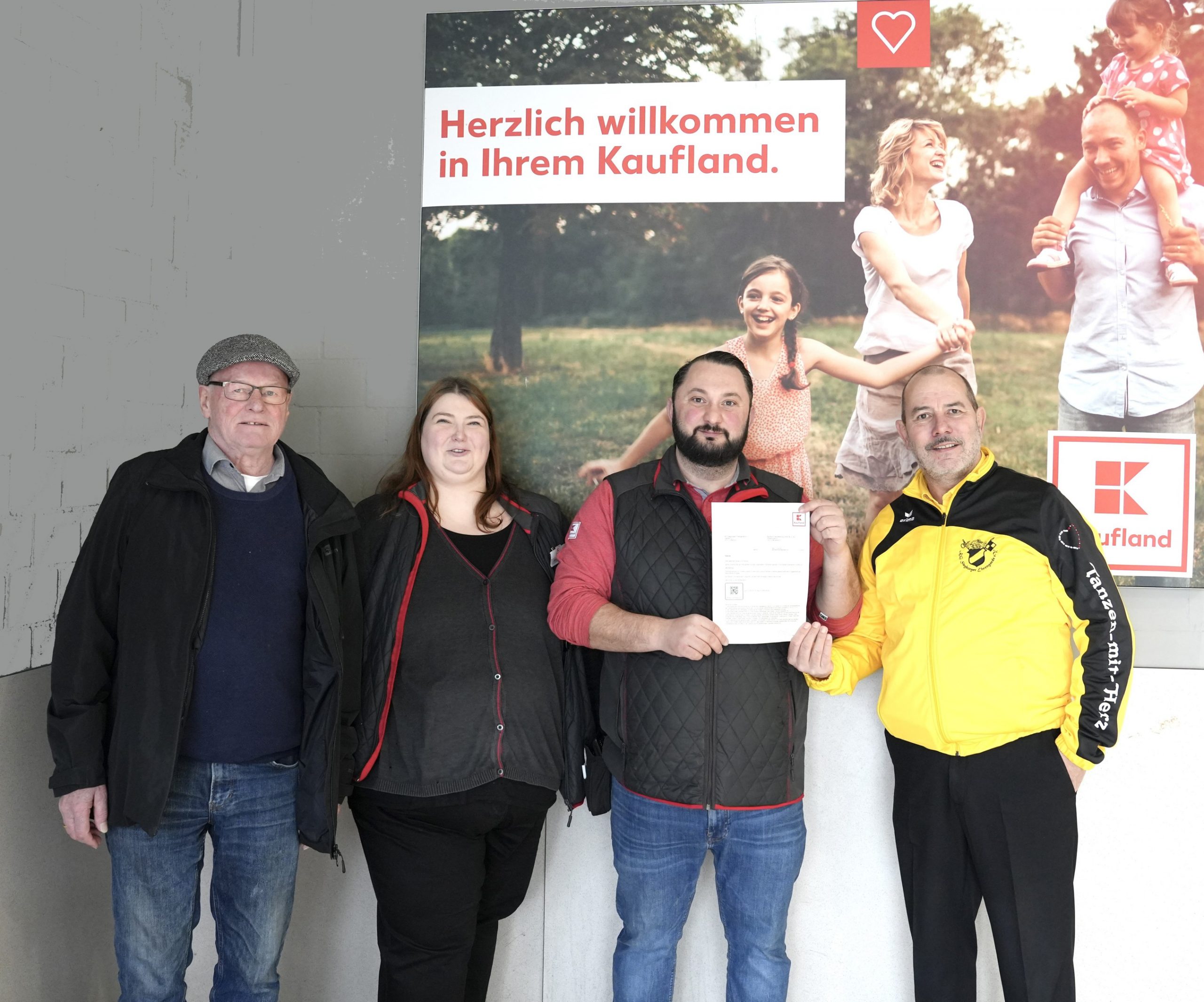 Mehr über den Artikel erfahren Platz 1 für die Ehrengarde – Großzügige Spende von KAUFLAND